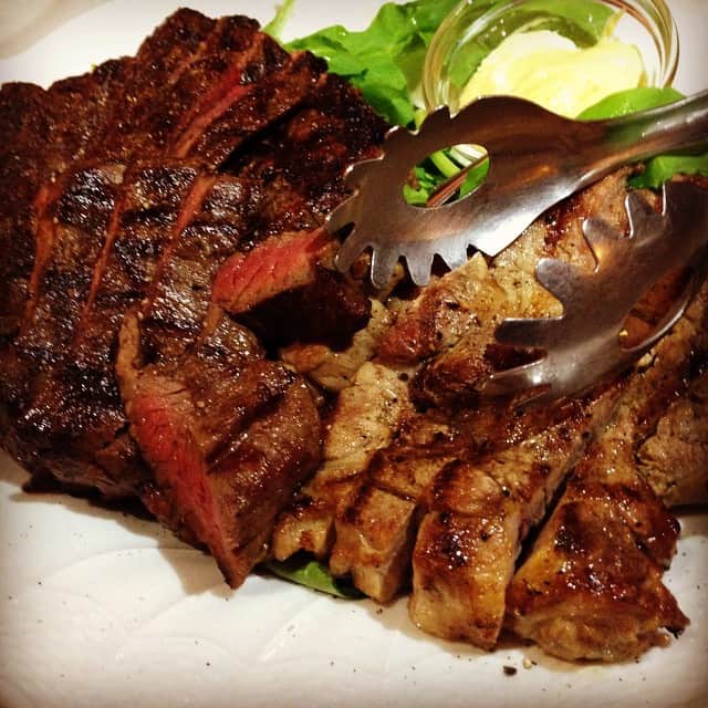 志摩有子さんのインスタグラム写真 - (志摩有子Instagram)「今夜は会食で肉を喰らってます🍖 タリアータが絶品❤️ #昼もお肉でした #でも全く問題なし」5月21日 21時50分 - ariko418