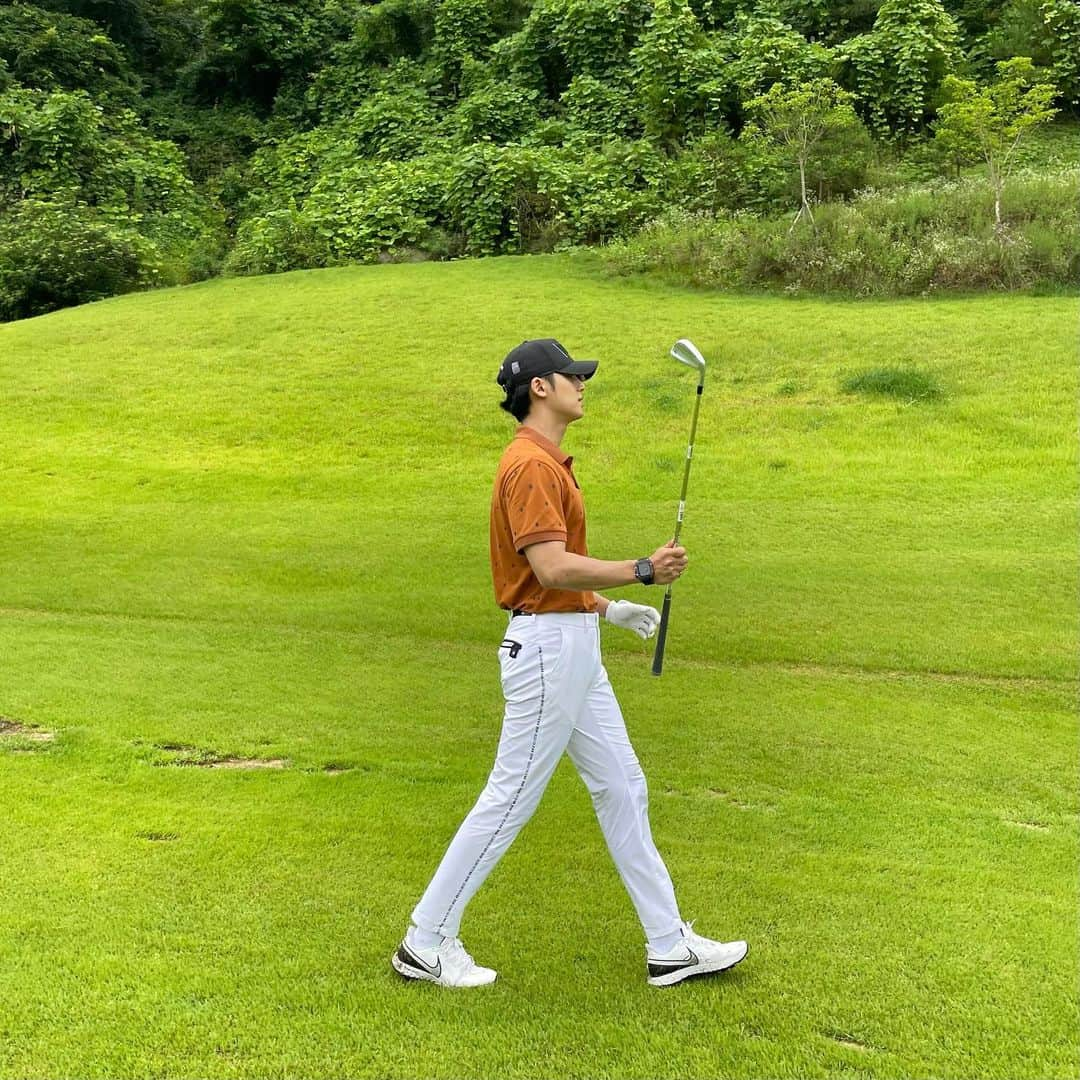 ミンギュさんのインスタグラム写真 - (ミンギュInstagram)「Family golf💚」8月8日 12時51分 - min9yu_k