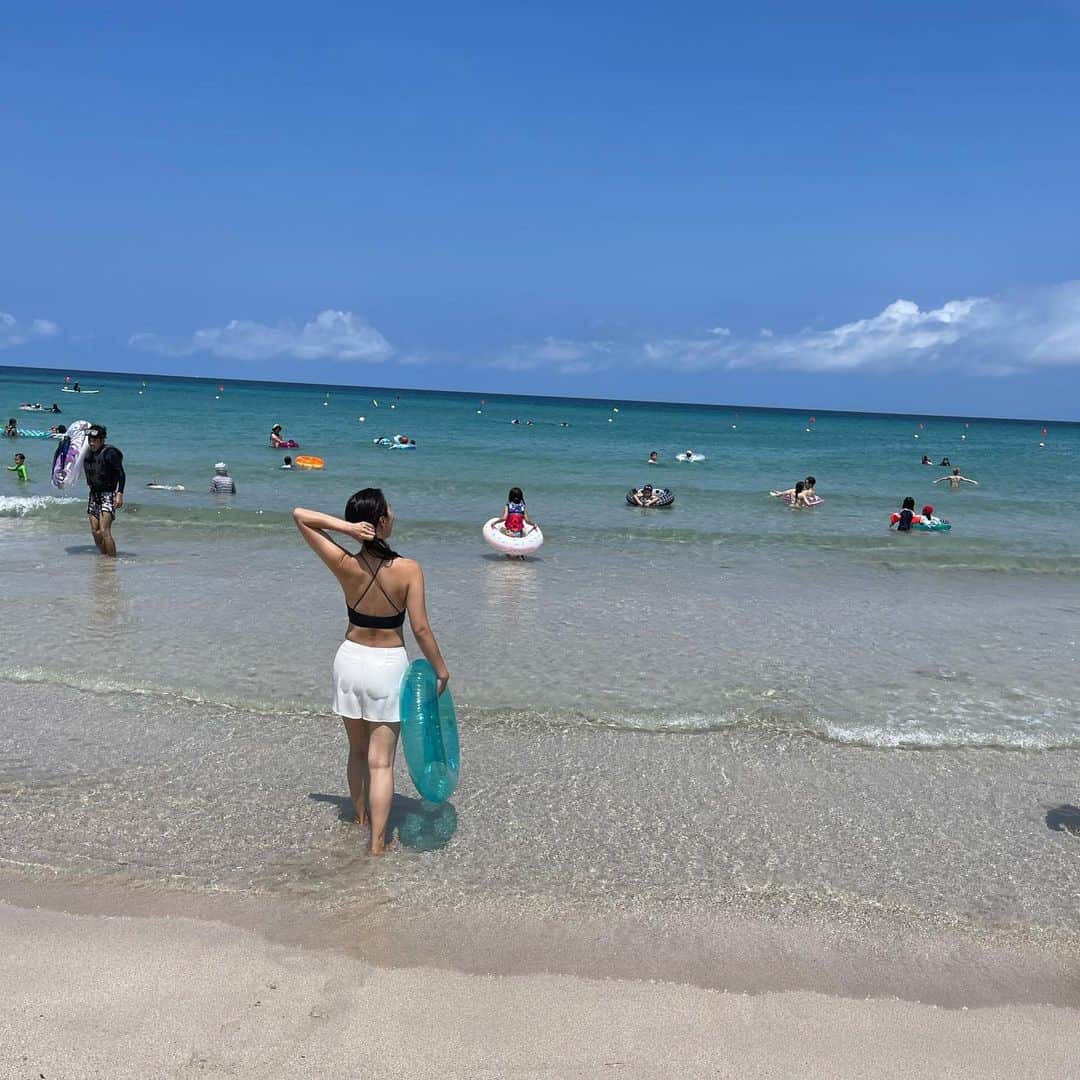 鈴木六夏さんのインスタグラム写真 - (鈴木六夏Instagram)「なんて綺麗な海、砂浜、空。  山口県に感謝！」8月8日 18時19分 - rikuka.62