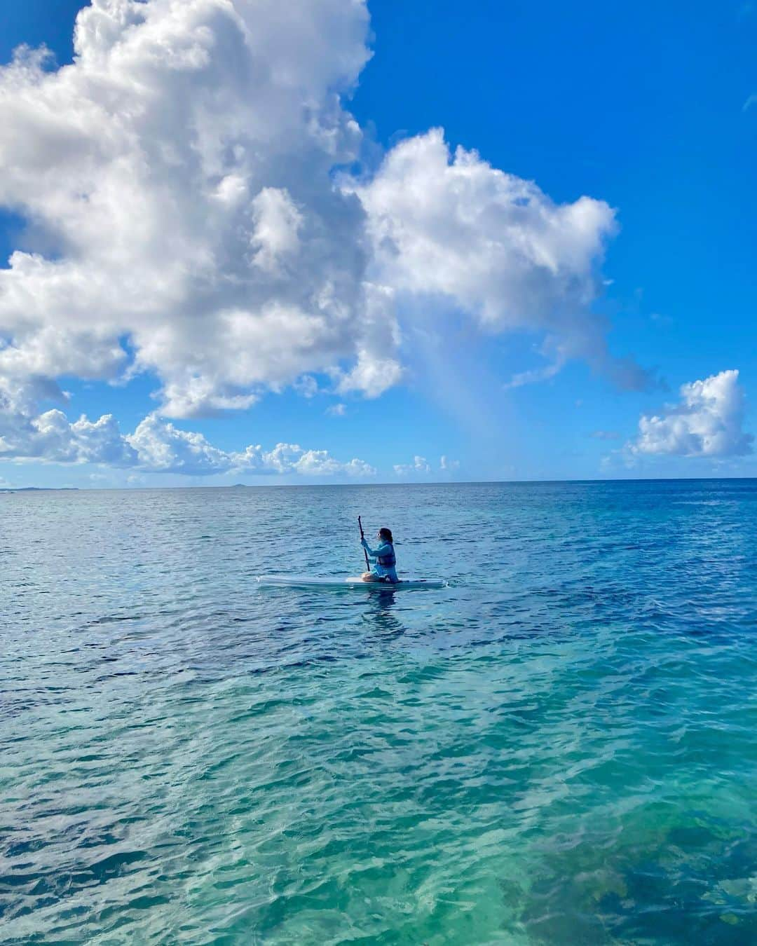 ののさんのインスタグラム写真 - (ののInstagram)「. クリアサップ 思ってるほどクリアでは無かったけれど海が綺麗だった✨  池とかにある手漕ぎボートは本当に全く進まないんだけど、サップはできるんだよなあ🤔 #ノーマルカメラ#ノーマルカメラでも海が綺麗#クリアサップ#サップ#宮古島#宮古島観光#宮古島旅行#沖縄#沖縄旅行#沖縄観光#海#マリンスポーツ#マリンスポーツ女子#マリンアクティビティ」8月8日 18時32分 - nonoko0309