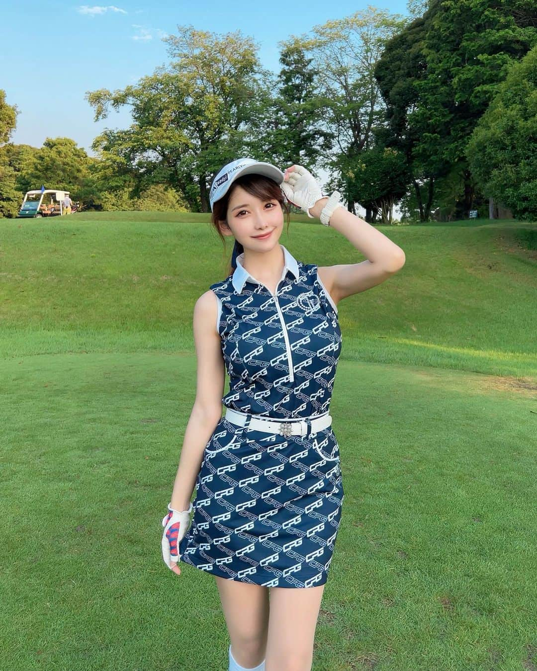 MAYUさんのインスタグラム写真 - (MAYUInstagram)「. こんばんは🤍 . 朝ストーリーにも書いてたけど @cpggolf_official から私のフォロワーさん向けに 商品が10%offになる特別クーポンを発行してもらったよ😆✨ 限定20枚なので、欲しい方はDMしてください🤍 . CPGは普段セールを一切やらないブランドなので、女性も男性も気になっていた方は是非✊❣️ . クーポンは今日（8/8）から8/14までの1週間、公式オンラインサイトで利用できるよ🎟 . . #ゴルフ女子#ゴルフ#ゴルフウェア#ゴルフコーデ#シーピージーゴルフ #golf#golfwear#golfcourse#golfaddict#cpggolf#cpgapparel」8月8日 18時48分 - mayu.kina_golf