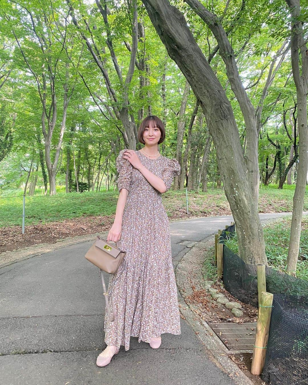 篠田麻里子さんのインスタグラム写真 - (篠田麻里子Instagram)「撮影終わり私服撮ってもらいました✨  ロングワンピ楽で好き😍  one-piece @isabelmarant  bag @hermes  #ootd #marikoday#秋服」8月8日 19時14分 - shinodamariko3