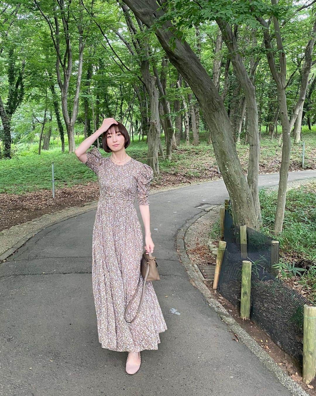 篠田麻里子さんのインスタグラム写真 - (篠田麻里子Instagram)「撮影終わり私服撮ってもらいました✨  ロングワンピ楽で好き😍  one-piece @isabelmarant  bag @hermes  #ootd #marikoday#秋服」8月8日 19時14分 - shinodamariko3