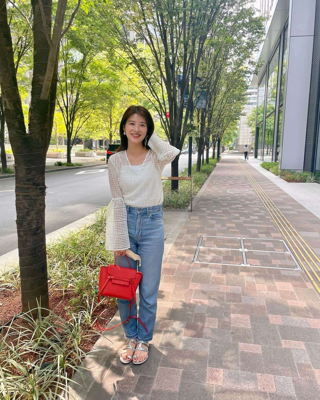 郡司恭子さんのインスタグラム写真 - (郡司恭子Instagram)「* この日は 行ってみたかった場所へ👖✨  穴の空いてる服〜！と ツッコミが聞こえてきそう…🤭笑 （よく部員からそう言われてるんです笑）  #latergram #sunday #private  #お気に入り #🍮 #プリン #👖 #デニムコーデ  #日本テレビ #日本テレビアナウンサー #郡司恭子」8月8日 21時26分 - kyoko_gunji