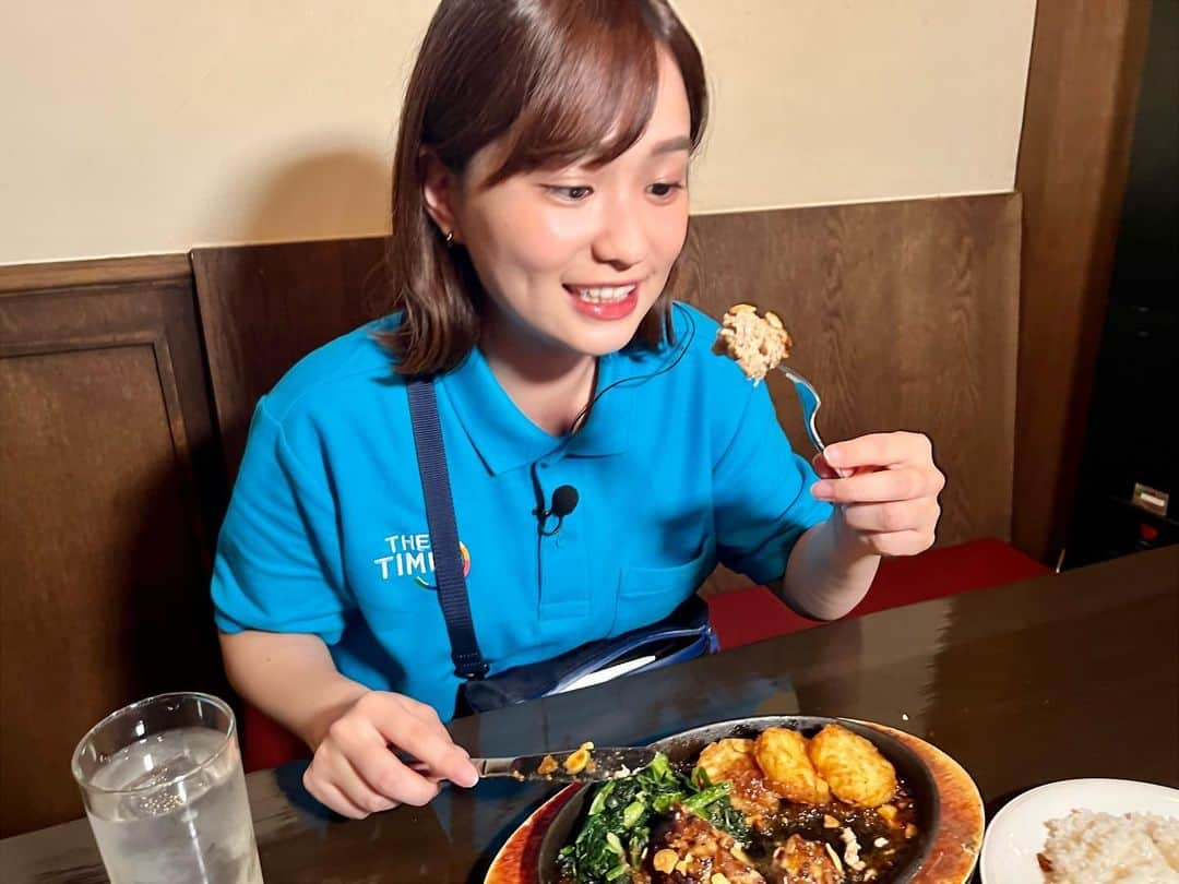 篠原梨菜さんのインスタグラム写真 - (篠原梨菜Instagram)「#朝5時の美味time  今日8/9は8と9の語呂合わせでハンバーグの日！   横浜・関内駅近く　 ビストロアンティークさんへ！ 朝6時まで営業の洋食店です。 お邪魔するのは3回目😊 (前回は大人のよくばりプレート、前々回は牛すじメンチをいただきました！) 国産牛豚を使ったハンバーグを😋 ナイフを入れるそばから溢れ出る肉汁！ジューシーで柔らかいハンバーグ...ニンニクが効いて肉の旨味を活かします！😋ライス必須！ 常連さんたちは中継終了直後拍手をしてくださいました👏　温かいお店です☺️ #早朝グルメ #thetime_tbs #ビストロアンティーク #関内グルメ  #横浜グルメ  #洋食 #ハンバーグ #ハンバーグの日 #tbs」8月9日 7時41分 - shinorinatbs