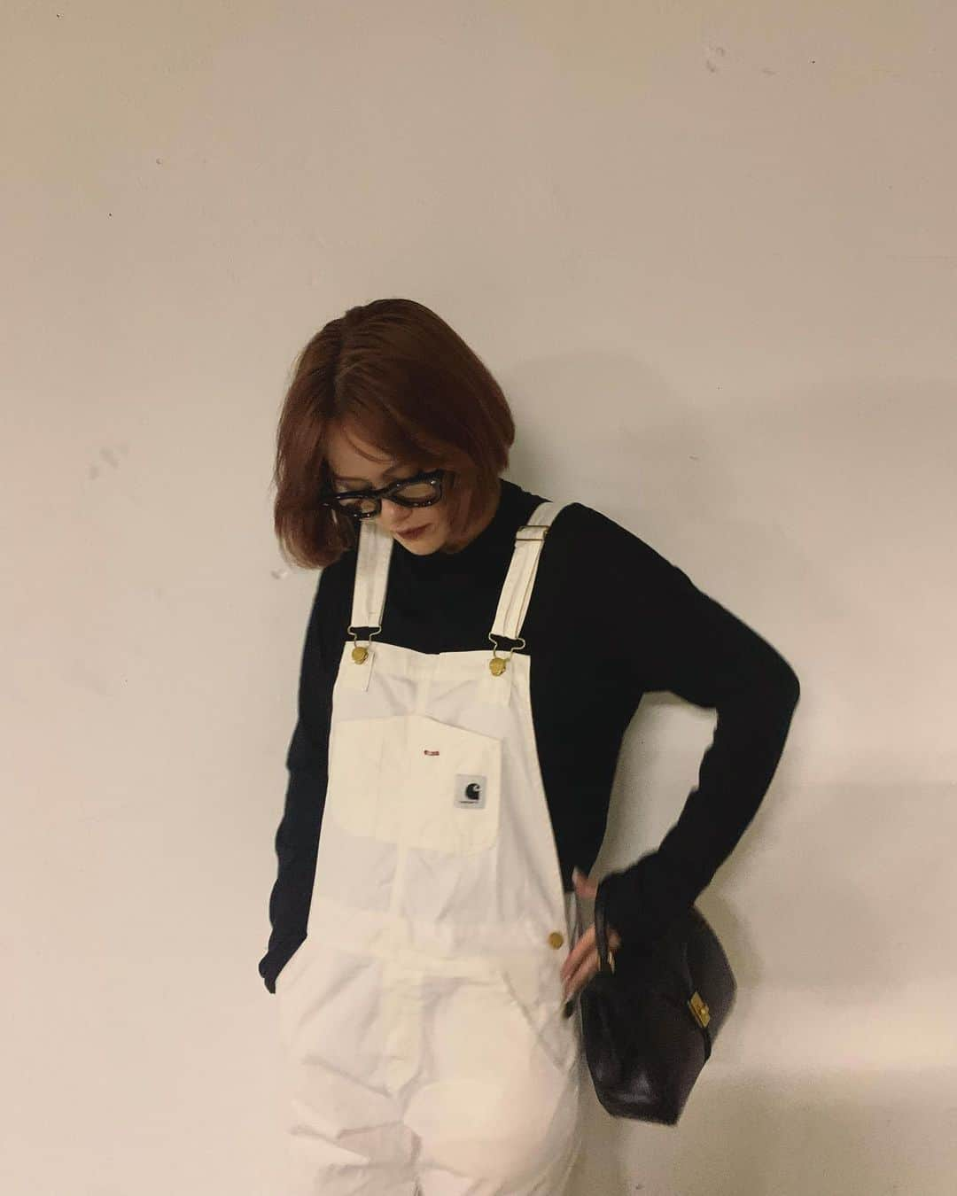 emmaさんのインスタグラム写真 - (emmaInstagram)「🫧  tops : @_er_offi  overalls : @carharttwip_jp  bag : @celine   #elook_e」8月9日 16時45分 - okss2121