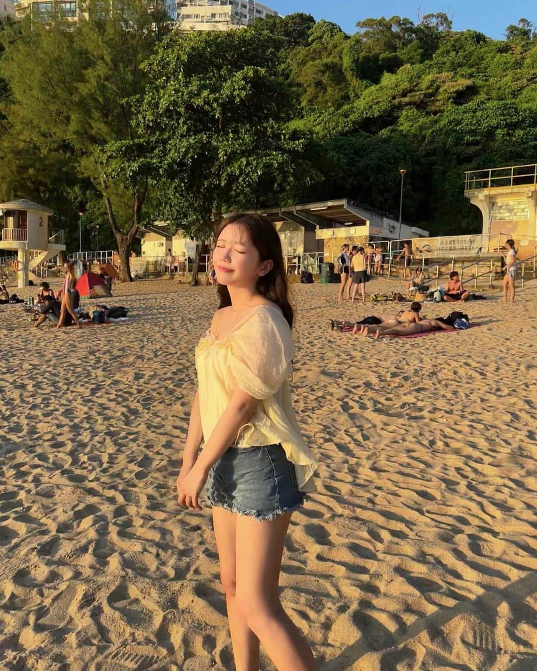 MICさんのインスタグラム写真 - (MICInstagram)「🌇　  👚 @lolly_bread  　    #154cm #海コーデ  #海デート #デート #低身長コーデ #154cmコーデ #hkbeach #ショートパンツ #beach #date #trip    #hongkong #HK  #香港  #海外生活 #舂坎角 #chunghomkok #日本人  #香港生活 #香港日本人 #香港在住  #香港在住日本人　  #香港在住さんと繋がりたい #🇭🇰 #海外生活   #自拍  #hkkol #hkinfluencer #hkdaily #hkjapanese #hkig」8月9日 17時23分 - micmofmof