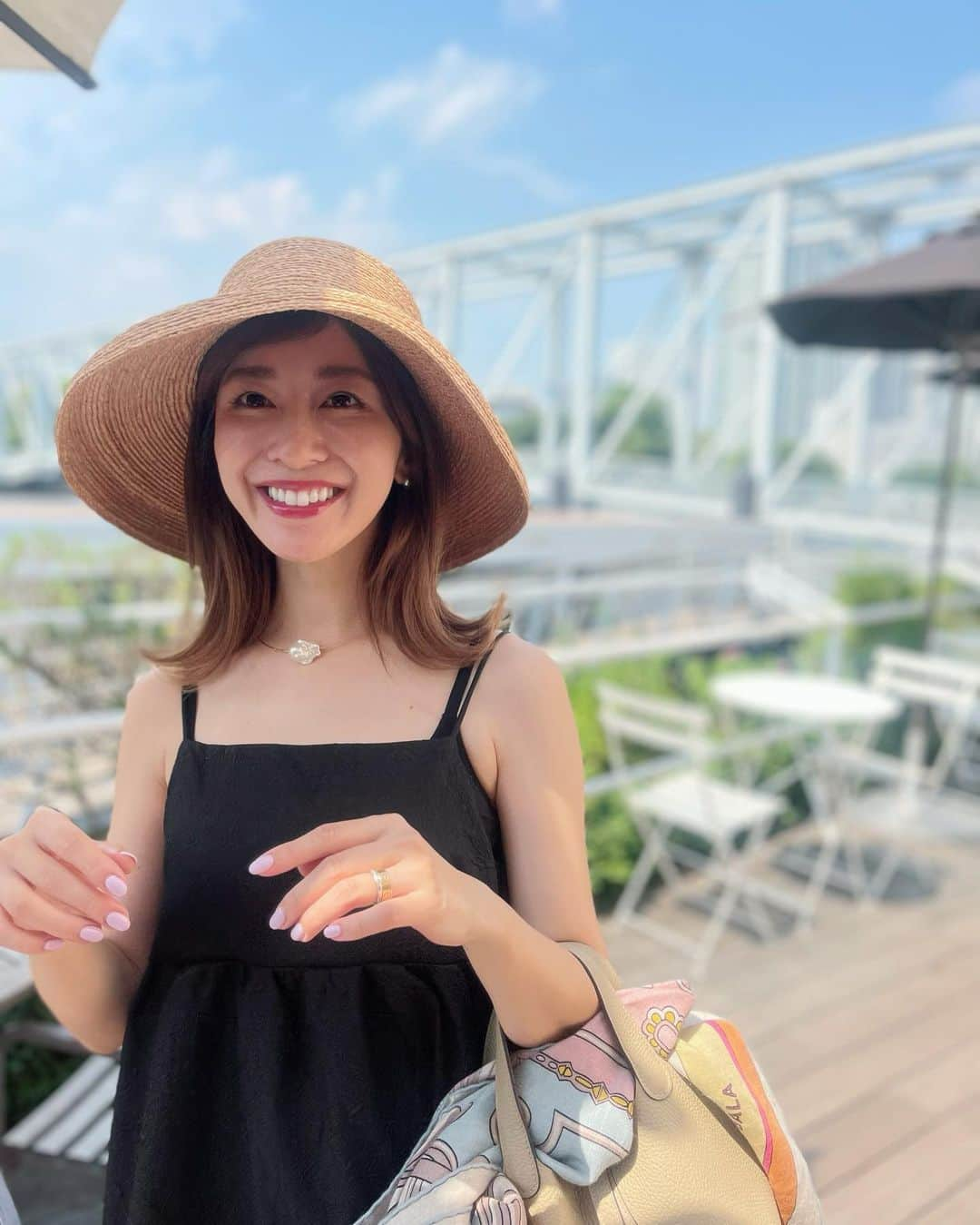 水野佐彩さんのインスタグラム写真 - (水野佐彩Instagram)「・ ひっさしぶりのT.Y.HARBOR🤍 ビールが飲みたくなるランチタイムでした🥰🍻 最近暑すぎて 毎晩ビールと睨めっこ😂  👒 @chapeaud_o  👗 @r._____official  (ZOZOで1000円クーポン出てました🫶🏻)  #153cmコーデ #おちびコーデ #おちびの輪 #Sサイズコーデ #ママコーデ #ママライフ #2020年ベビー #女の子ママ #女の子ベビー #ブルベ夏 #ブルベ #ブルベサマー #ブライトサマー #ブライトスプリング #ソフトクラシック #ウェーブ #骨格診断ウェーブ#アールドット #tyharbor」8月9日 20時09分 - saaya_mizuno