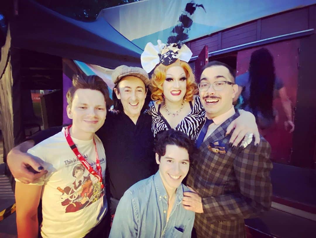 アラン・カミングさんのインスタグラム写真 - (アラン・カミングInstagram)「Fun and japes with friends old and new in Edinburgh!」8月9日 22時21分 - alancummingreally