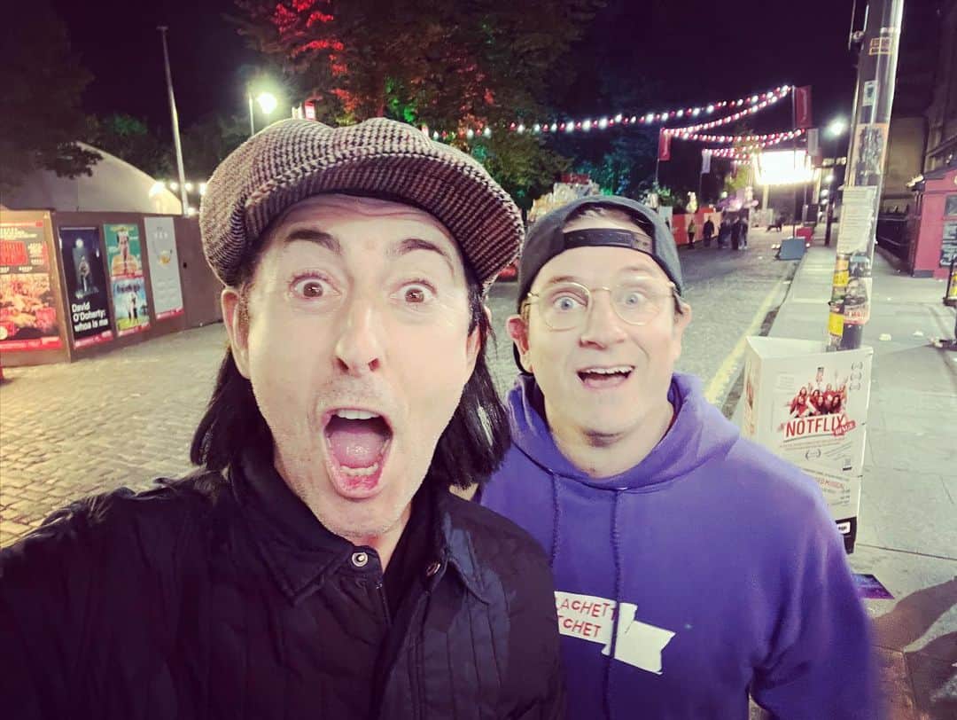 アラン・カミングさんのインスタグラム写真 - (アラン・カミングInstagram)「Fun and japes with friends old and new in Edinburgh!」8月9日 22時21分 - alancummingreally
