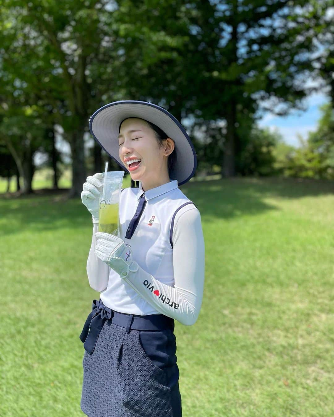 中島亜莉沙さんのインスタグラム写真 - (中島亜莉沙Instagram)「@hypegolfjapan ⛳️🤍  イベントホールが多くて とっても豪華で楽しいコンペでしたっ‼︎ ありがとうございましたっ♡  2枚目 @en.tea  すぐ作れる水出し緑茶🍃 お茶の甘みに感動した🥹  3枚目 @matebikejapan  速さを調節できる電動バイク！ デザインお洒落だよね🚲  4枚目 @newbalancegolf_japan  安定の履き心地なのに 可愛いデザインも豊富🙌🏻🤍  #はちまいめ #水分補給が染みた人 #くしゃみ出る前の顔ではございません  #HYPEGOLF #golf #ゴルフ #ゴルフイベント #ゴルフコンペ」8月10日 0時26分 - arisan_days