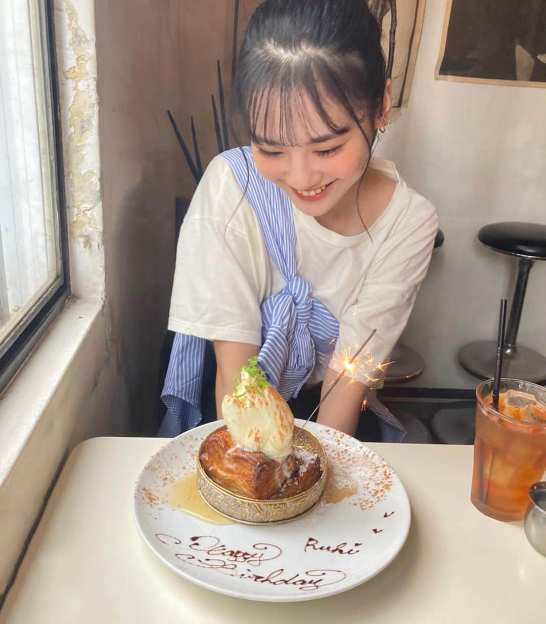 関谷瑠紀さんのインスタグラム写真 - (関谷瑠紀Instagram)「. この前友達がサプライズで祝ってくれました～🎂 ⁡ わしゃ幸せもんや ⁡ #ニコラ #nicola #ニコモ #関谷瑠紀」8月10日 19時09分 - ruki_0808