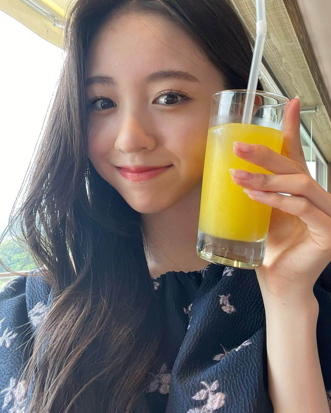 入江美沙希さんのインスタグラム写真 - (入江美沙希Instagram)「初めてアヒージョ食べて、好きになっちゃた...！ パンと食べるん美味しすぎる🍞！ ⁡ ⁡ ⁡ 明日はTGCteen　 地元大阪での開催で嬉しい🌜楽しみです〜！ ⁡ ⁡ ⁡ ⁡ ⁡ ⁡ #TGCteen#TGC#ファッションショー#大阪 #snidel #スナイデル#オフショル #06 #06년생#jk1#jk#ロングヘア#メイク#トップス#アヒージョ#ランチ#カフェ#韓国メイク#韓国コーデ#韓国ヘア#巻き髪#外巻き#コテ#韓国巻き#前髪なし#入江美沙希」8月10日 20時57分 - irie_misaki_official