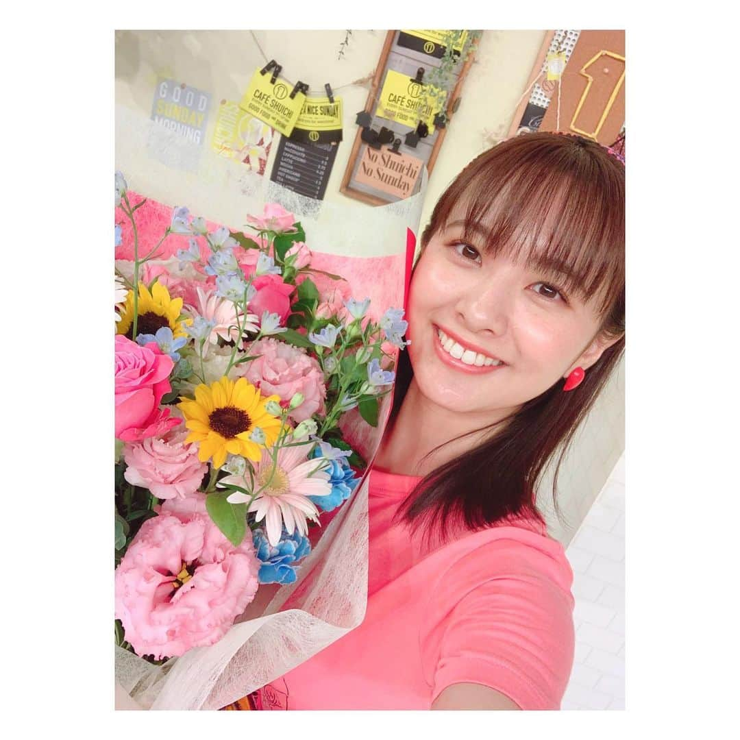 河出奈都美さんのインスタグラム写真 - (河出奈都美Instagram)「. きょうで26歳になりました💐  メッセージもありがとうございます😊 とっても嬉しくて、幸せです！！  これからも私らしく頑張ります(*'ω'*) よろしくお願いします🌻  先週誕生日だったヒデさんと 親子ショット👨‍👧📸 お祝いクッキーもおすそ分けしてもらいました😋❤️  #birthday #0810 #26歳 #日本テレビ #アナウンサー #河出奈都美」8月10日 21時53分 - kawade_natsumi