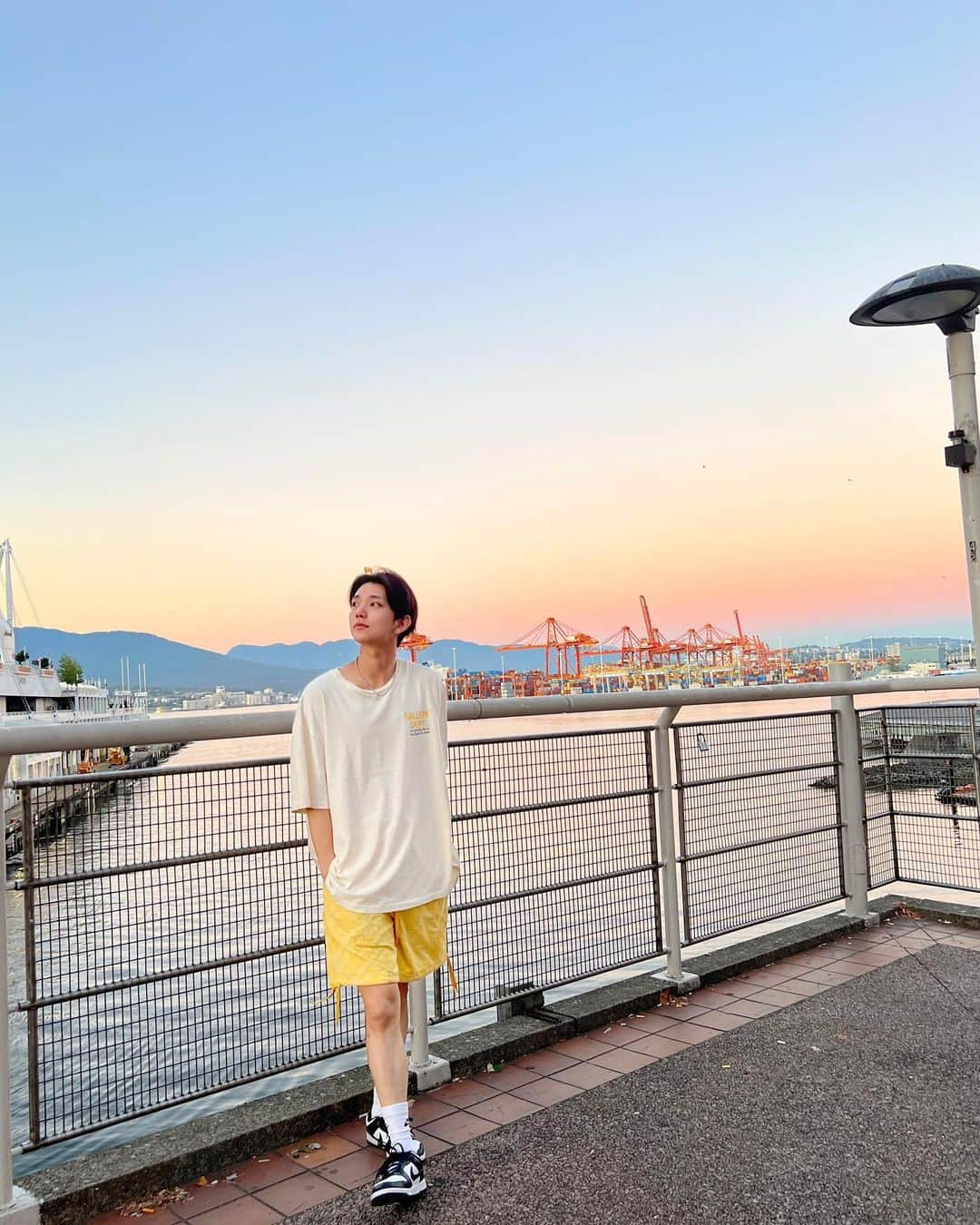 ジョシュアさんのインスタグラム写真 - (ジョシュアInstagram)「🌅 🏀」8月11日 9時52分 - joshu_acoustic