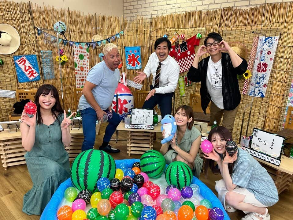 小島みゆさんのインスタグラム写真 - (小島みゆInstagram)「昨日の番組セットが 夏祭りで 可愛かった🍉♪  生放送で楽しんで競輪できるのは ここだけっ‼︎ @official_winticket_abema   #競輪　#abema  #平塚」8月11日 10時28分 - _8_miyu