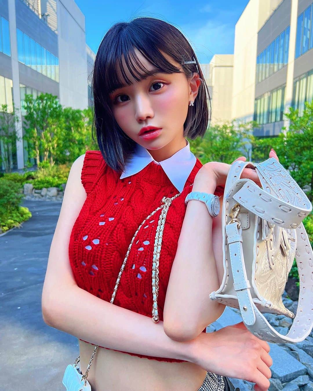 みもれもんさんのインスタグラム写真 - (みもれもんInstagram)「I love the newly bought waist skirt 💓 It's a little early, but the red knit is also cute ❤️🧶😍 All @prada new items!🌈  おはよう🥰🍋 新しく買った腰履きスカートが とってもお気に入り😍  all clothes @prada  少し早いけど赤いニットも可愛いな❤️🧶😍  #みもれもん #黒髪 #ボブ #ショートヘア #ショヘジョ #日本女孩 #インスタグラビア #Mimolemon #Japanesegirl #japan #asiangirl #opensea #NFT #prada #プラダ」8月11日 12時04分 - mimore_mon0929