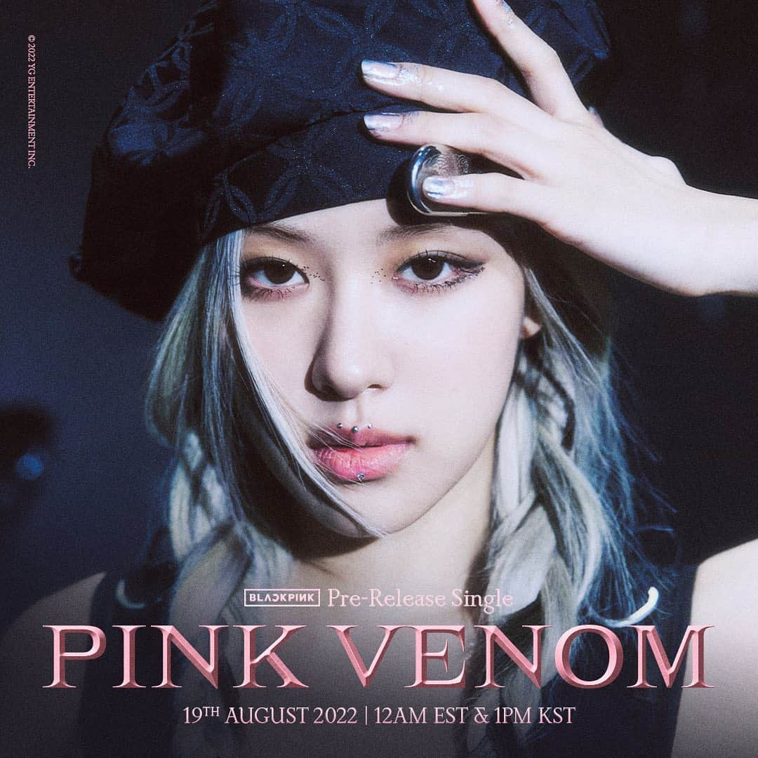 ロゼさんのインスタグラム写真 - (ロゼInstagram)「PINK VENOM 🖤 19th August 12AM EST, 1PM KST   🐍  #BLACKPINK #블랙핑크 #LISA #리사 #ROSÉ #로제 #JENNIE #제니 #JISOO #지수 #PreReleaseSingle #PinkVenom #TitlePoster #20220819_12amEST #20220819_1pmKST #Release #YG」8月11日 12時19分 - roses_are_rosie