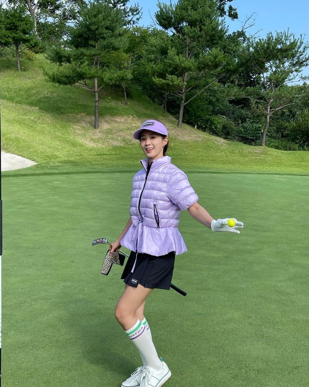 ユリ さんのインスタグラム写真 - (ユリ Instagram)「🍁⛳️🏌🏻‍♀️  #ad #듀베티카 #사밀리아 #사모나 @duveticakorea」8月11日 18時15分 - yulyulk