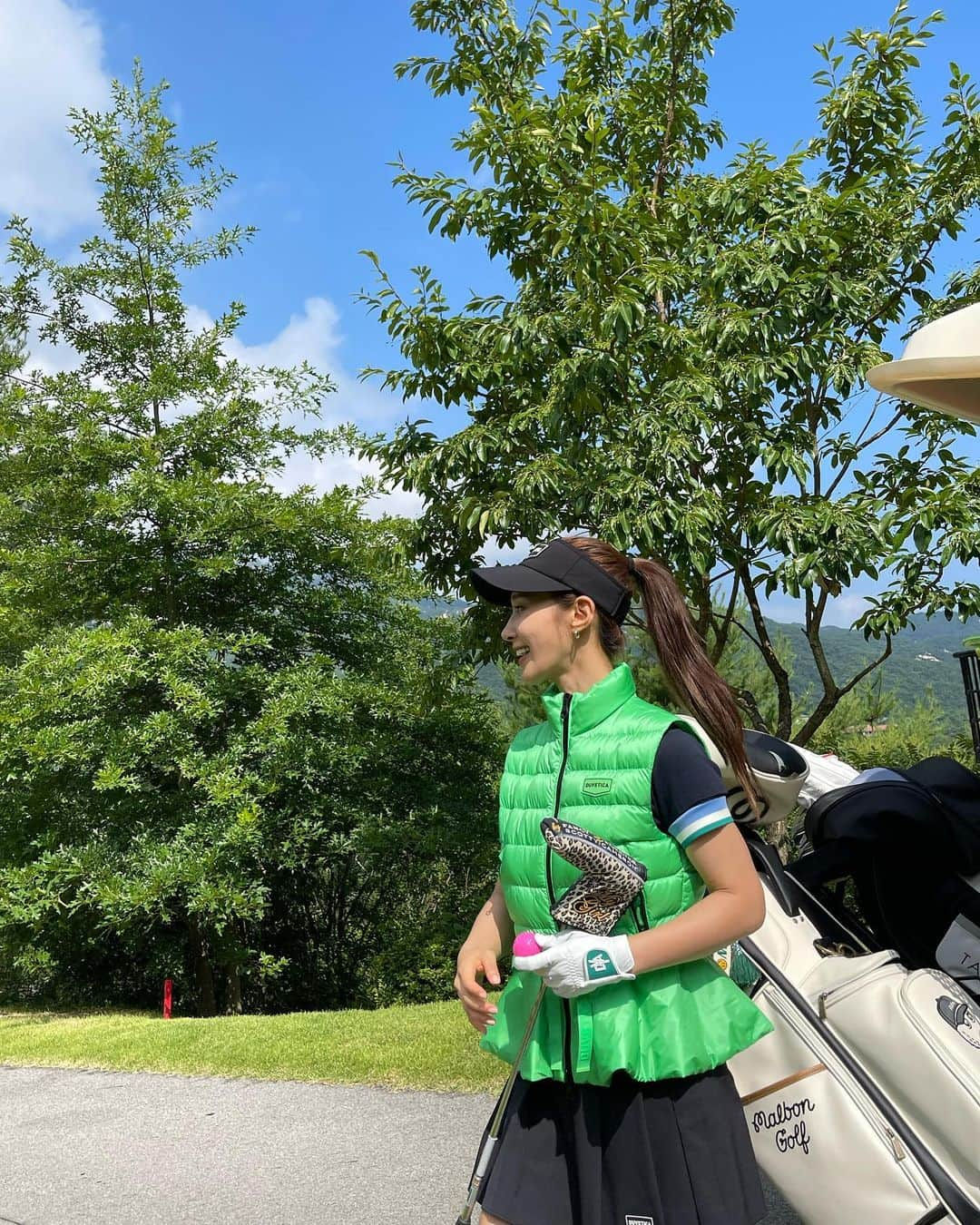 ユリ さんのインスタグラム写真 - (ユリ Instagram)「🍁⛳️🏌🏻‍♀️  #ad #듀베티카 #사밀리아 #사모나 @duveticakorea」8月11日 18時15分 - yulyulk