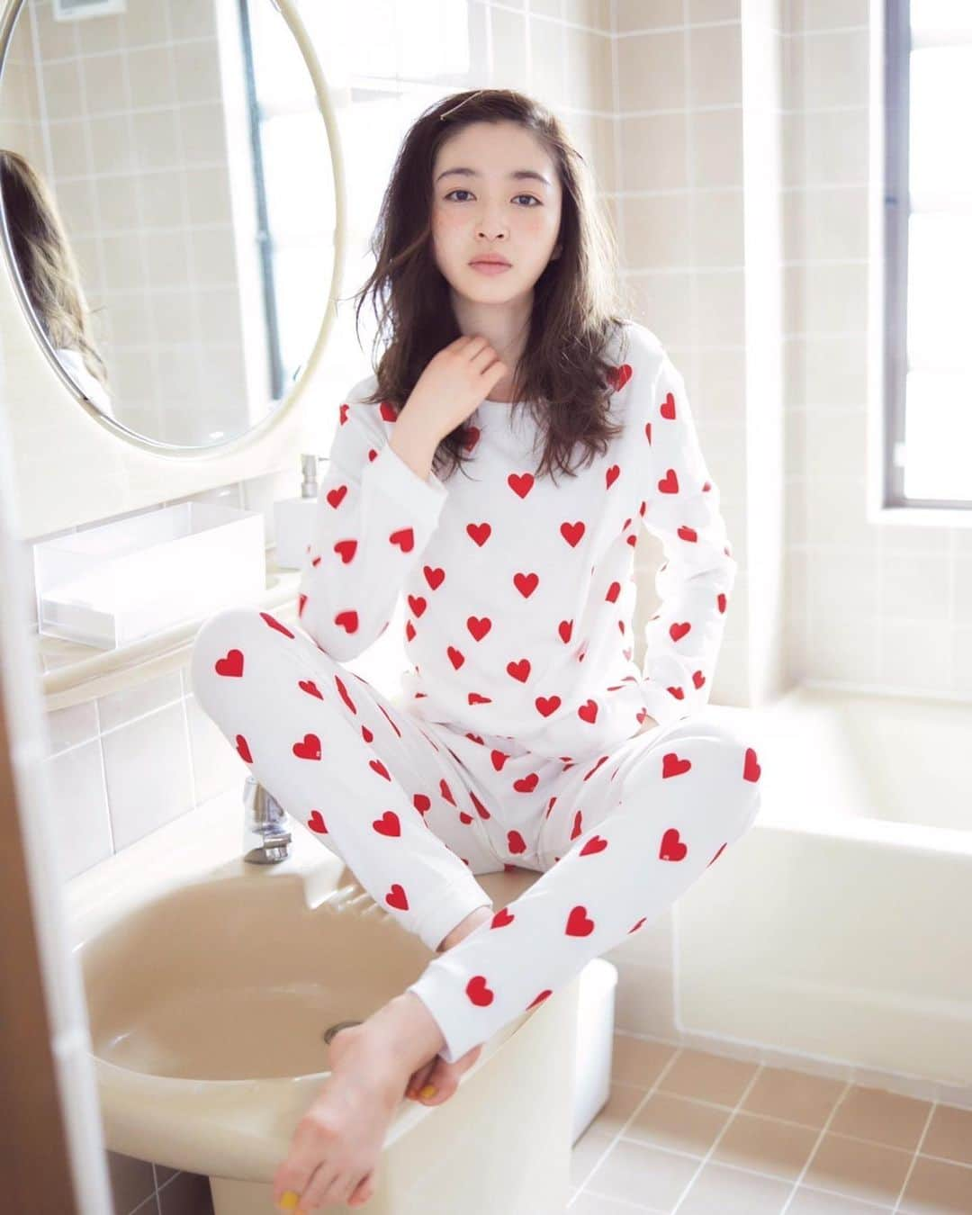 上西星来さんのインスタグラム写真 - (上西星来Instagram)「ar9月号発売！☺️  🤍CHILL ROMANTIC ROOM WEAR とろけるようなくつろぎを 🤍  きゅん🫰🏻なルームウェア企画です！  "チルロマンティック" 言葉が可愛すぎる.... 生み出す言葉が天才です...🥺🤍」8月11日 19時28分 - seira_jonishi_tpd