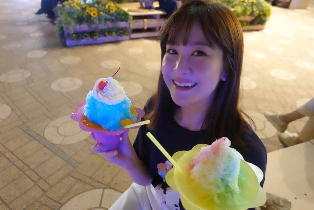 林美桜さんのインスタグラム写真 - (林美桜Instagram)「. 少し前に妹と😎🍧 . 初めて#映画はしご をしました🎥 映画の世界にどっぷり浸かる日もいいですね😌 日々の色々を忘れられて良いリフレッシュになりました☺️ . 一緒に出かけるといつもインスタ用に写真を撮ってくれます🙏ありがたや　 . #かき氷#팥빙수 #映画#영화  #데일리룩 #기분전환」8月11日 20時57分 - miou0hayashi