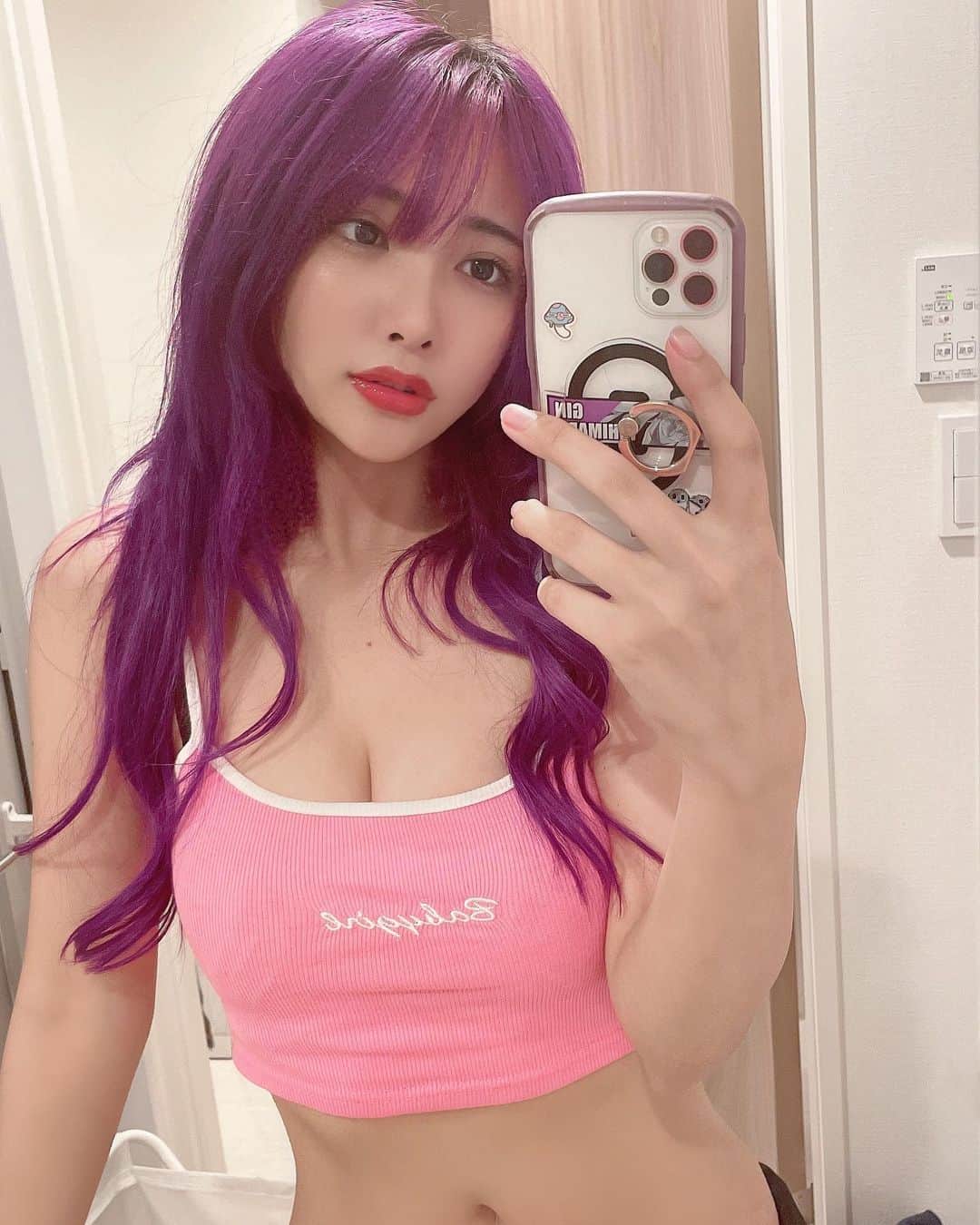 水沢柚乃さんのインスタグラム写真 - (水沢柚乃Instagram)「こないだの撮影前日にANDYさんに最高の髪色にしてもらいました。 . 遅くまで本当にありがとうございます😭 やっぱり紫ロング落ち着く、、、なんて綺麗な色なんだ、、、」8月11日 22時39分 - mizuyunosan_