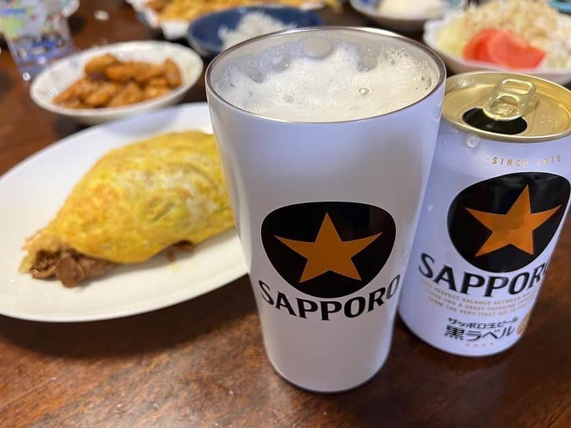 寺田有希さんのインスタグラム写真 - (寺田有希Instagram)「オシャレでもないし、映えもしない。 でもこれが私にとっては最高に美味しかったし、 心も満たされて満足です🍚🙌  実家で食べたオムそば×ビールと、 おばあちゃんに作ってあげた 食べやすい仕様の冷やし中華🥢✨  さあ、東京に戻ります！🚄 またがんばるぞ。  #実家ごはん #オムそば #冷やし中華 #サッポロビール #サッポロ黒ラベル #ビール女子 #帰省 #寺田有希 #teradayuki」8月12日 10時51分 - terada_yuki