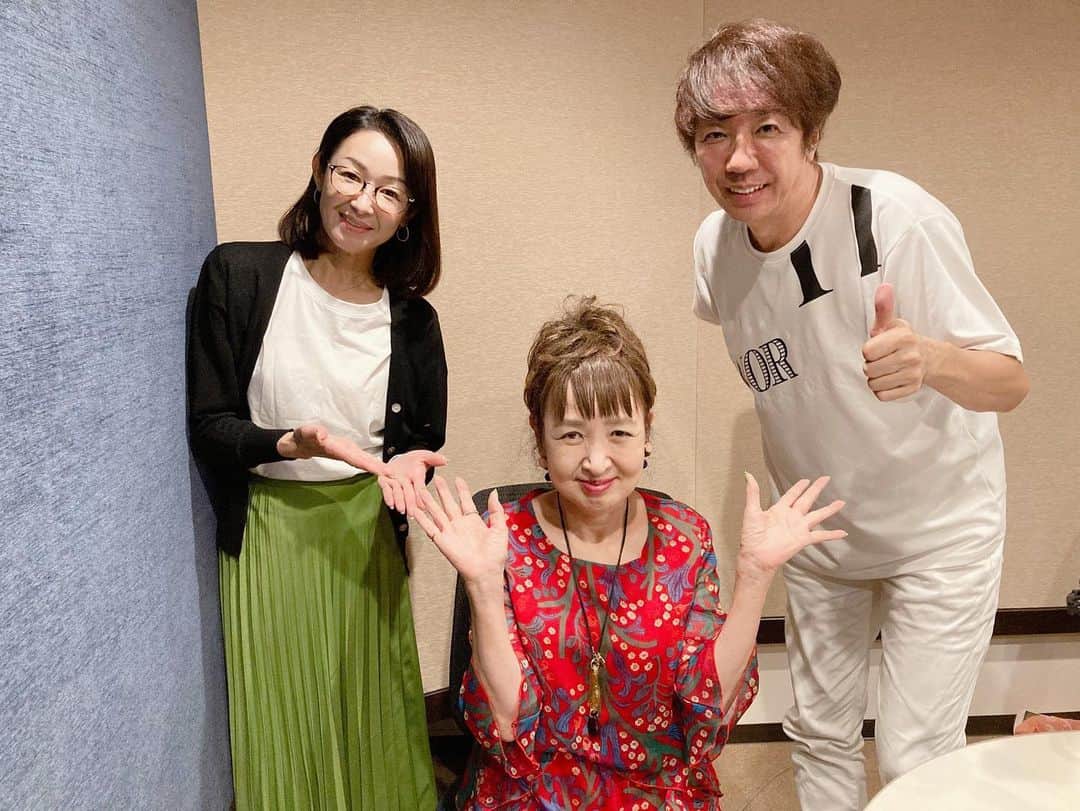 大石まどかさんのインスタグラム写真 - (大石まどかInstagram)「「博也とまどかの歌謡ロード」来月のゲストは美里里美さん、サプライズゲストに師匠の清水アキラさん登場。私も知らなかったからビックリ😳 デビュー40周年を迎える北岡ひろしさん、Kenjiroさん、朝比奈あきこさんにもご出演を頂きました。お楽しみに♬#ラジオ #清水アキラ さん #美里さとみ さん #北岡ひろし さん #Kenjiro さん #朝比奈あきこ さん」8月12日 11時31分 - madoka_oishi