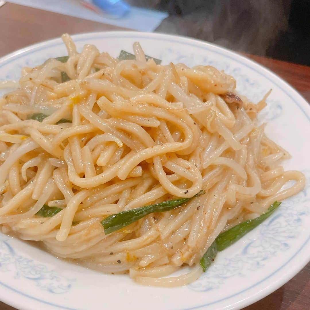 葉月里緒奈さんのインスタグラム写真 - (葉月里緒奈Instagram)「最後まで熱々、最後まで美味しい『三幸苑 』のさんまーめん。 #麺好き#麺スタグラム#麺すたぐらむ #三幸苑#三幸苑野毛店#サンマーメン#さんまーめん #チャーメン#ちゃーめん#rionahazuki」8月12日 11時33分 - riona_hazuki