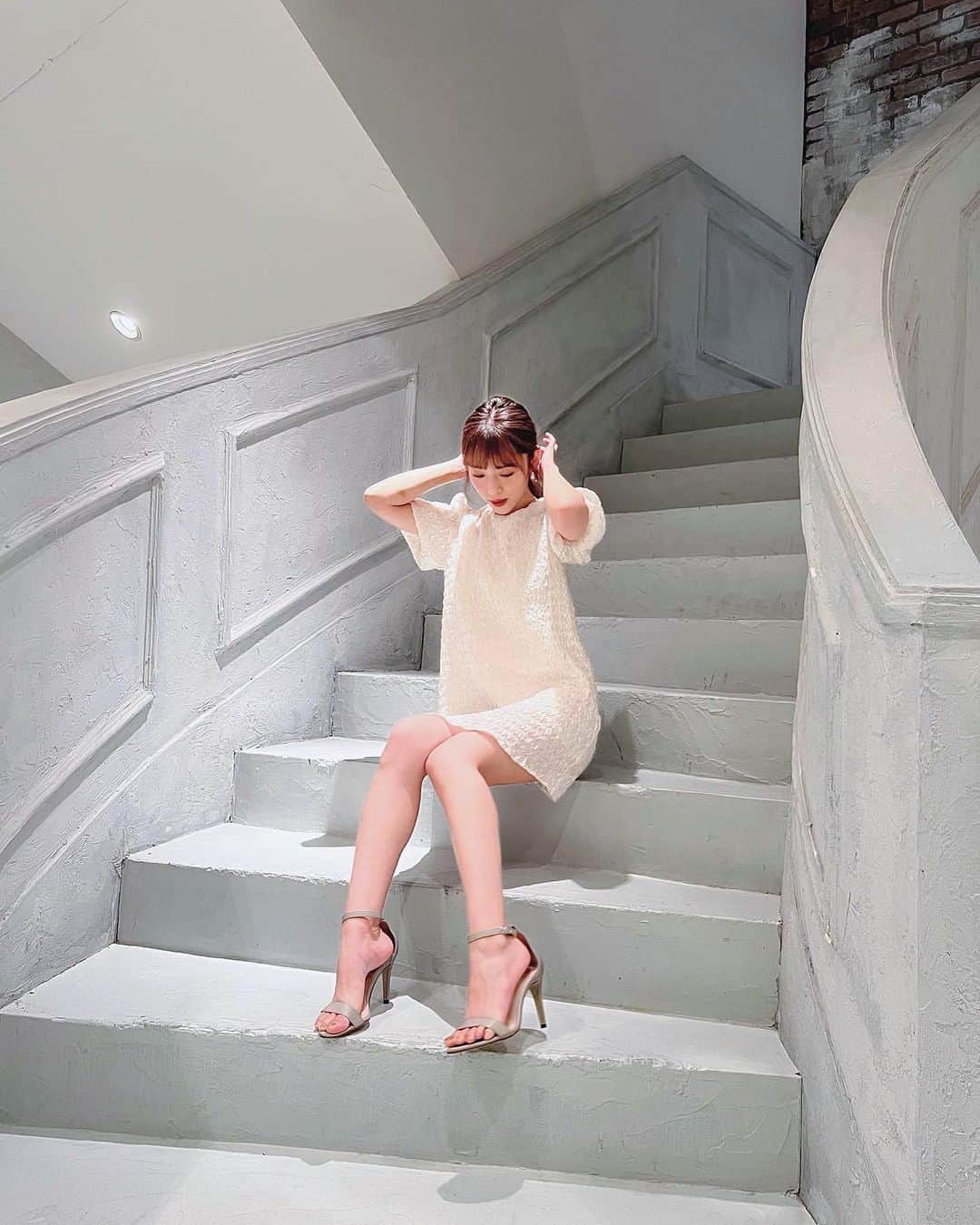 神部美咲さんのインスタグラム写真 - (神部美咲Instagram)「久しぶりの  ミニスカ女。  🥳」8月12日 18時15分 - jimbu_misaki