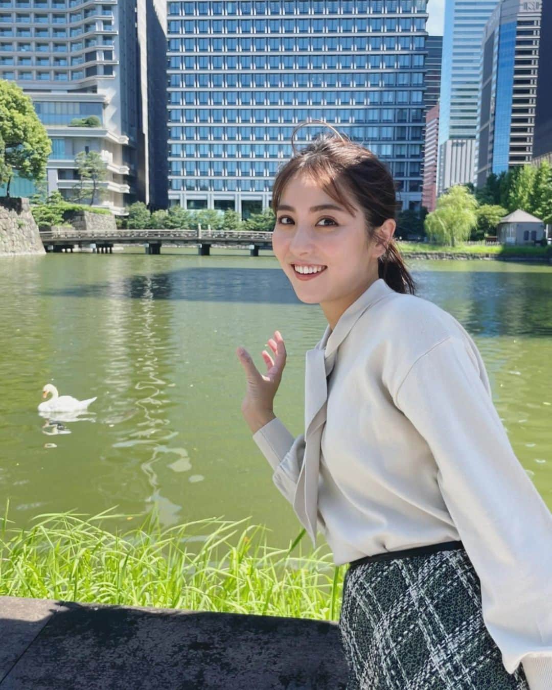 石川恋さんのインスタグラム写真 - (石川恋Instagram)「明日朝7:58〜MBS「#サタデープラス」 生放送にお邪魔します🌞 ぜひチェックしてくださいねーー！ 写真は全然関係ないですが先日の撮影で、、 白鳥とカメに出会った時の🦢🐢」8月12日 18時44分 - ren_ishikawa
