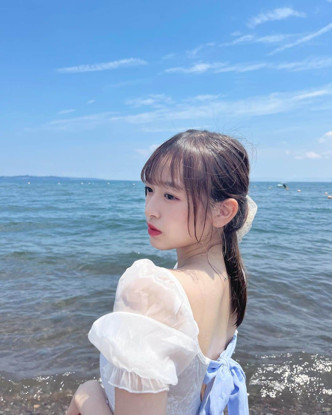 黒江心温さんのインスタグラム写真 - (黒江心温Instagram)「🐬🏝         今年初海𓇼𓈒𓐍 実はちゃんとした海(？)に入るのはは意外と初めてかも！(たぶん)              #海   #海水浴   #水着女子   #水着コーデ」8月12日 19時47分 - koharun_586