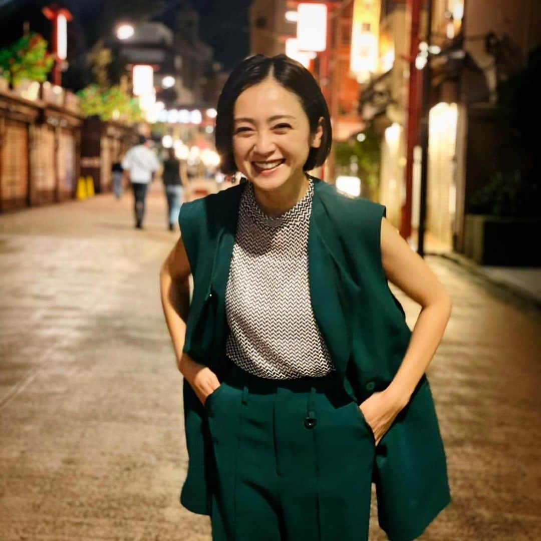 安達祐実さんのインスタグラム写真 - (安達祐実Instagram)「💚💚💚 夜のお散歩。」8月12日 19時52分 - _yumi_adachi