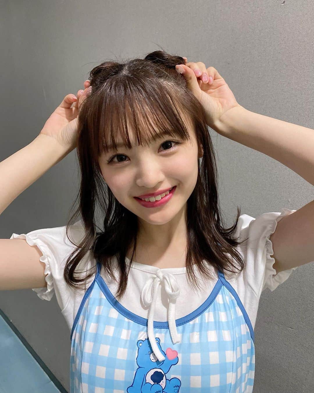 新澤菜央さんのインスタグラム写真 - (新澤菜央Instagram)「お世話して〜？？？？♡ ⠀ ⠀ ⠀  いつまで経っても童心を忘れたくないケアベアコーデです  クマ柄とパンダ寄りのクマヘアーでクマクマコーデにしてみた◎」8月12日 20時21分 - _shinshin_48