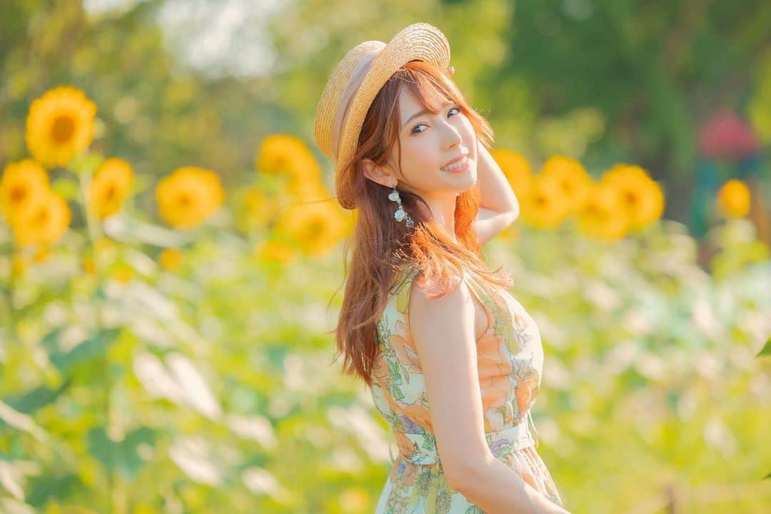 波多野結衣さんのインスタグラム写真 - (波多野結衣Instagram)「sunflower🌻 . . 📸(@hideto_photo ) . . #ヒマワリ #向日葵 #sunflower  #夏 #summer  #ポートレート #ポトレ #portrait  #波多野結衣 #波多野结衣」8月12日 20時59分 - hatachan524