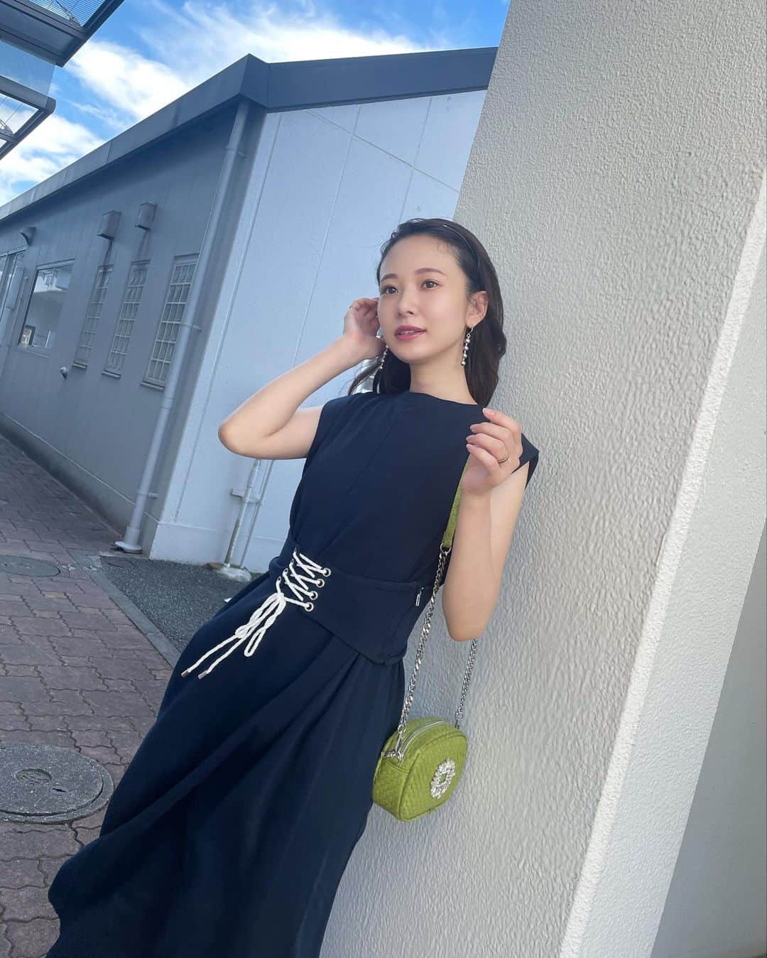 西川瑞希（みずきてぃ）さんのインスタグラム写真 - (西川瑞希（みずきてぃ）Instagram)「☺︎🌈🌈🌈  新しいお洋服を着てお外に出るのってとってもワクワクするよね//ゆるっと大人なシルエットだけど、しっかりした生地で綺麗見せもできちゃうお気に入りワンピ♡  @cheriemona_official ✴︎スピンドルカットソーワンピース ネイビー/グレー  ベルト部分は取り外しが可能なので、シンプルにでも！！お好みで変化がお楽しみいただける１着。  ベルトを外すとふわーっと、裾が広がります✨  #cheriemona #onepiece #fashion #summerfashion #ラフコーデ #楽ちんコーデ #ロングワンピース #大人カジュアル #シンプルコーデ #大人女子」8月12日 21時26分 - mizuki_nishikawa_