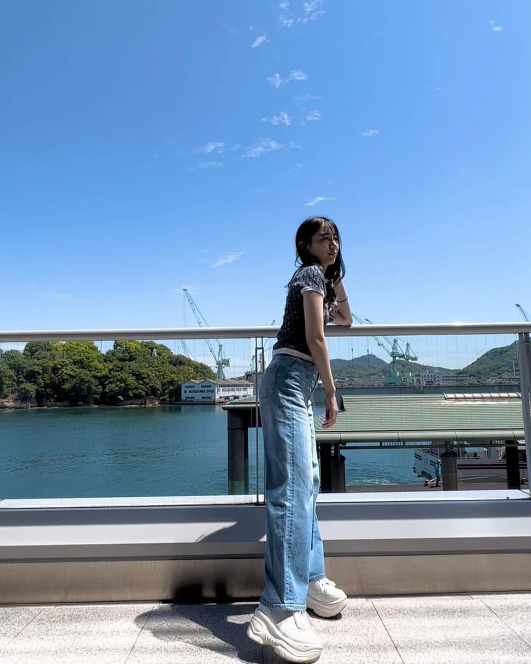 大須賀あみさんのインスタグラム写真 - (大須賀あみInstagram)「まだ髪長い時だし、5月の写真だけど夏っぽいから投稿させて🌞  尾道には龍が如くの聖地巡礼で行ったけど、ほんとに満足だった！ 龍が如くに出てこなかったら多分行くことなかったと思うから、制作した方々にとても感謝です🥺✨  #vintagedior #尾道 #尾道観光 #龍が如く #龍が如く聖地巡礼 #聖地巡礼」8月12日 22時55分 - osugaami_official