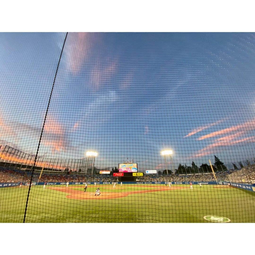 芦崎愛さんのインスタグラム写真 - (芦崎愛Instagram)「競馬の野球好きメンバーで神宮の予定でしたが台風が来てしまったので#latergram  #野球観戦 #夏の思い出」8月13日 10時15分 - mana_ashizaki