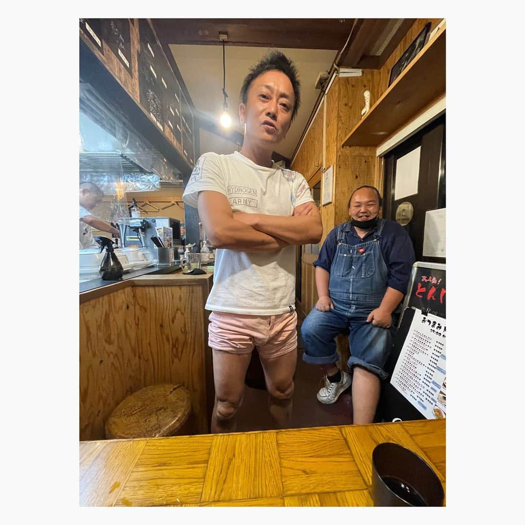 佐田正樹さんのインスタグラム写真 - (佐田正樹Instagram)「黒瀬くんと赤峯さんのお店へ‼︎ ショウきんもダイカンも‼︎ たまたま店に来た中上真亜子さんも一緒に‼︎ 赤峯さんの長渕は相変わらず最高でした‼︎ めちゃくちゃ楽しかった😊 ありがとうございました‼︎  #福岡吉本」8月13日 15時10分 - satakisama