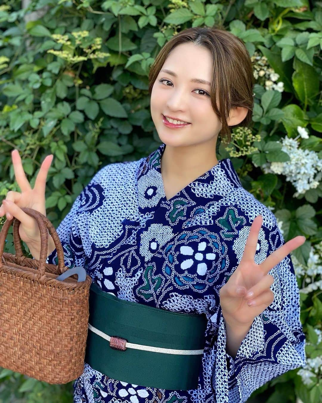 鈴木咲さんのインスタグラム写真 - (鈴木咲Instagram)「今年はあと何着着れるかな  #浴衣#和服#絞り#有松絞り#夏#絞り浴衣」8月13日 16時57分 - sakisuzuki1103