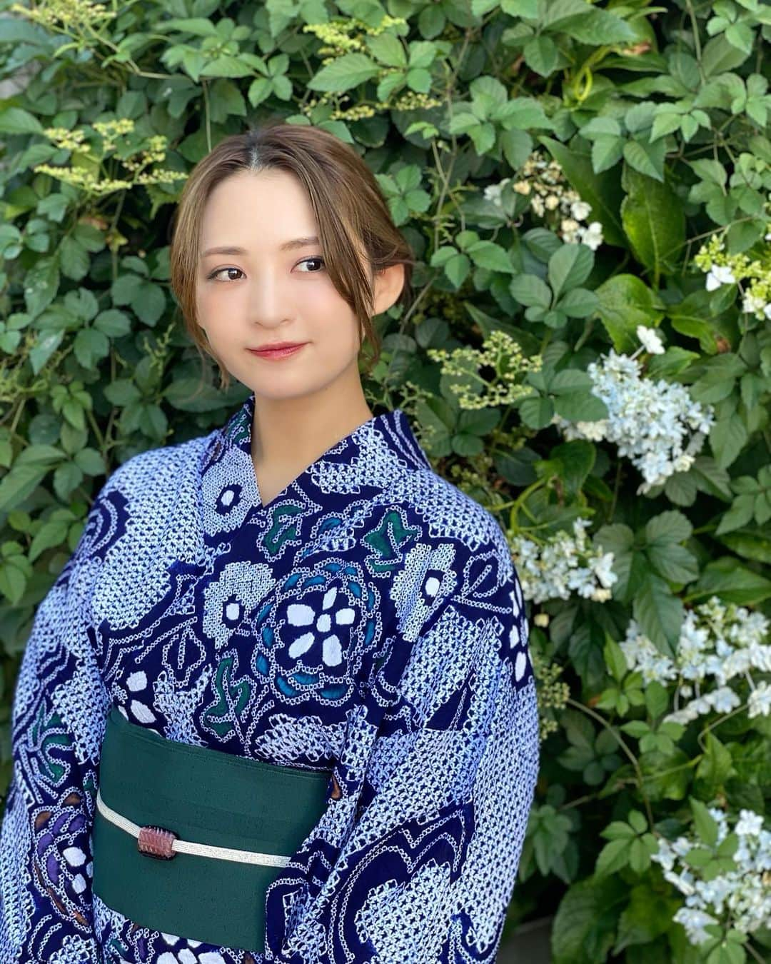 鈴木咲さんのインスタグラム写真 - (鈴木咲Instagram)「今年はあと何着着れるかな  #浴衣#和服#絞り#有松絞り#夏#絞り浴衣」8月13日 16時57分 - sakisuzuki1103