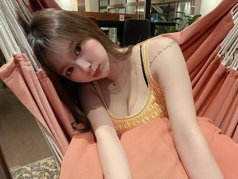 美女美容事情さんのインスタグラム写真 - (美女美容事情Instagram)「《はんもっく休憩🧡💖🌴》 *⁠ 今回ご紹介させて頂きますのは!!👀❤︎⁠⠀ みーさん< @mikapyo3 >の素敵なお写真📸⁠⠀⁠⠀⁠⠀⁠ *⁠⠀⁠⠀⁠⠀⁠⠀ 可愛すぎて癒されます☺️💕 夏といえばハンモックですね☀️🌴 *⠀⁠⠀⁠⠀⁠⠀⁠⠀ みーさん< @mikapyo3 > ⁠⠀⁠⠀⁠⠀⁠⠀ 素敵な投稿ありがとうございました🐻📸✨ *⠀⁠⠀⁠⠀⁠⠀⁠⠀ みーさんのアカウントには他にも素晴らしい投稿が沢山ありますので是非覗いてみてくださいね💁‍♀️💙⁠⠀⁠⠀⁠⠀⁠⠀ *⠀⁠⠀⁠⠀⁠⠀⁠⠀ △▼△▼△▼△▼△▼△▼△▼△▼△▼ ⁠⠀⁠⠀⁠⠀ ❤🧡💛「美女美容事情」💚💙💜⠀⠀⠀⠀⠀⠀⠀⠀⠀⠀⠀⠀⠀⠀⁠⠀⁠⠀⁠⠀⁠⠀⁠⠀ 👇掲載ご希望の方は👇⠀⠀⠀⠀⠀⠀⠀⠀⠀⠀⠀⠀⠀⠀⠀⁠⠀⁠⠀⁠⠀⁠⠀⁠⠀ @b_b_j.jタグ付けと🖤 #ビジョビ ⁠⠀ 🖤タグ付けお願いします✨⠀⠀⠀⠀⠀⠀⠀⠀⠀⠀⠀⠀⠀⠀⠀⁠⠀⁠⠀⁠⠀⁠⠀⁠⠀ △▼△▼△▼△▼△▼△▼△▼△▼△▼ ⁠⠀⁠ #インスタ美人  #インスタグラマー #インスタ女子 #インフルエンサー #インスタ美女 #インスタグラビア  #美女 #美容 #美人 #ハンモック」8月13日 17時05分 - b_b_j.j