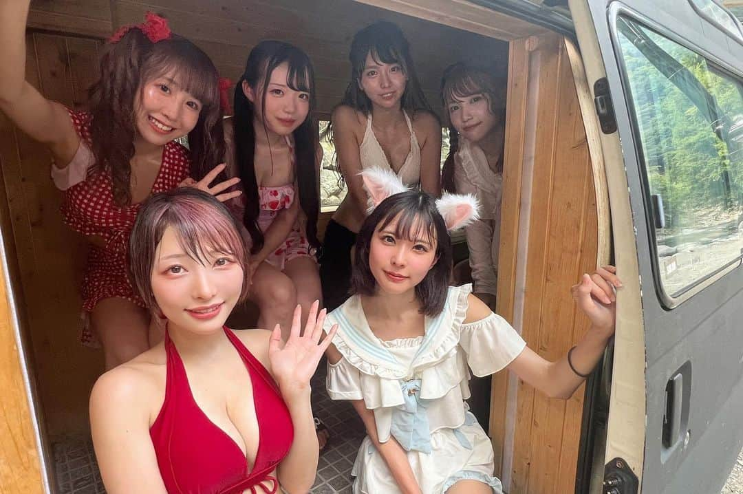 えっちゃんさんのインスタグラム写真 - (えっちゃんInstagram)「. 🧖‍♀️♨️👭🍺👙  #サウナ女子  🧖‍♀️♨️👭🍺👙 . . .  #おこぷれ　#ふるぽん #ステミレイツ #えっちゃんねる　 コラボ！ . .  #サウナ #サウナイキタイ #サウナー #サウナ好きな人と繋がりたい #サウナ部 #女子会 #水着女子 #水着コーデ #水着ギャル #女子旅 #キャンプ #女子キャンプ」8月13日 21時31分 - ecchan_bom2