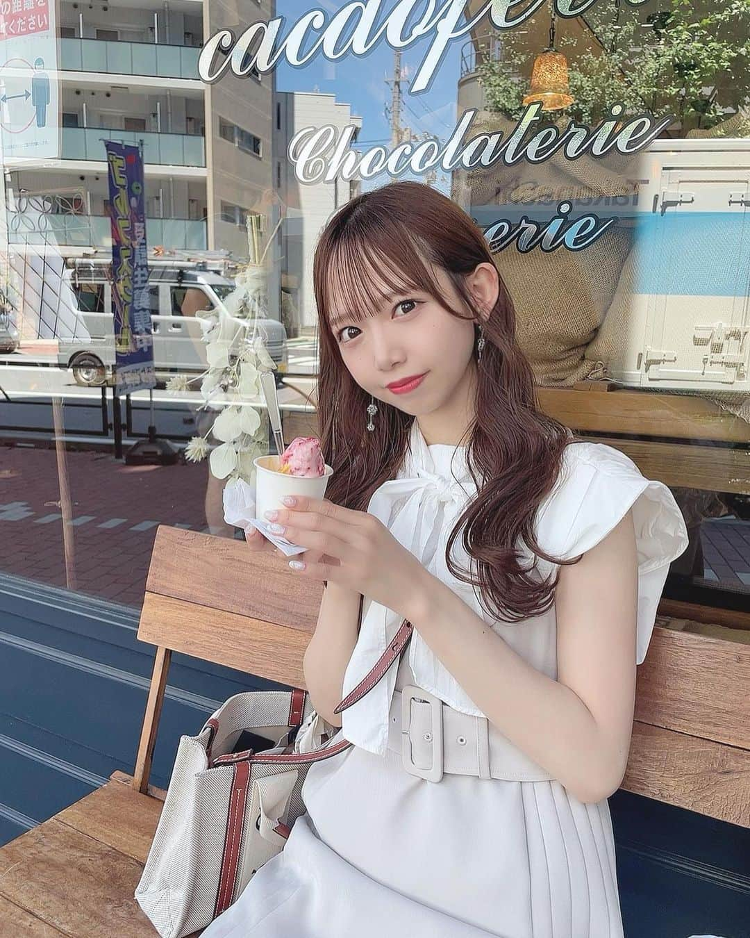 畑美紗起さんのインスタグラム写真 - (畑美紗起Instagram)「おいしかったジェラート🍨ˊ˗  きのうのYouTubeみてくれたかな？🥺  五反田のスイーツ屋さんのジェラート 美味しかったです〜🫶🏻  #五反田 #五反田グルメ #ジェラート #はったったちゃんねる #畑美紗起」8月13日 22時56分 - miiicha_0327