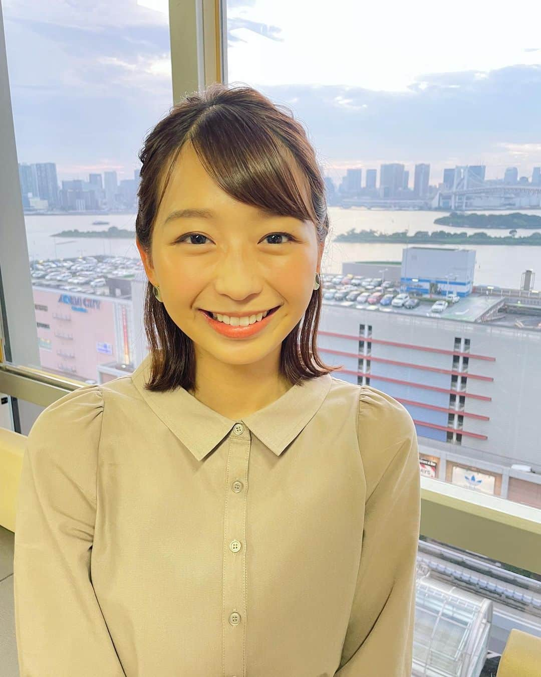 フジテレビ「プライムニュース イブニング」さんのインスタグラム写真 - (フジテレビ「プライムニュース イブニング」Instagram)「きょうはオンエア前にInstagramのアナウンス室公式アカウントで生野アナ・小室アナによるインスタライブをしました。 たくさんご質問、コメントをいただきありがとうございました！  次回はすこし先ですが9月になる見込みです。お楽しみに！  イット！ご覧いただきありがとうございました。  #生野陽子 @yoko_shono #小室瑛莉子 @komuro.eriko #奥寺健 @fujitv_announcer #杉原千尋 @chihiro.sugihara #フジテレビ #アナウンサー #ニュース」8月14日 18時30分 - livenews_it