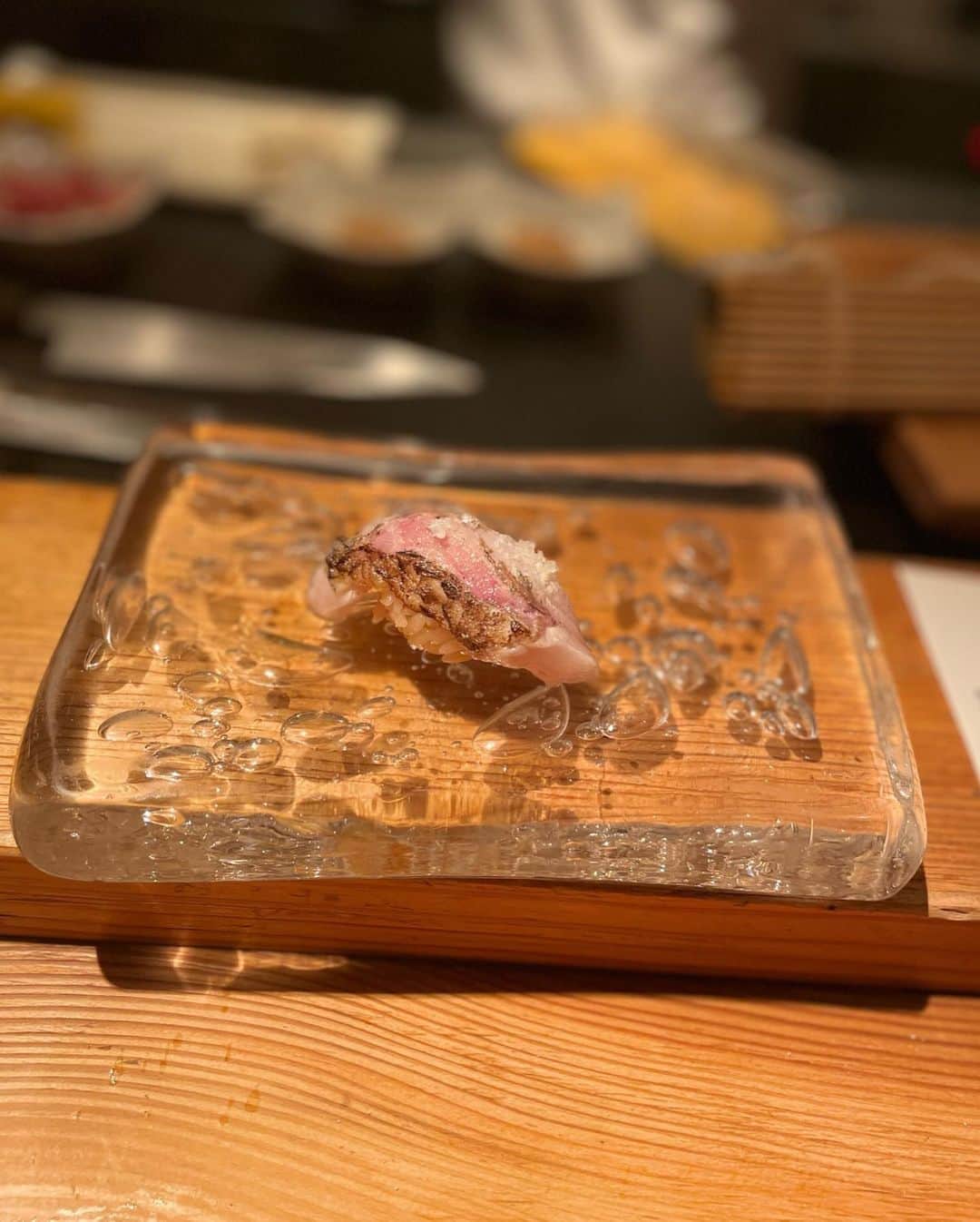 白戸ゆめのさんのインスタグラム写真 - (白戸ゆめのInstagram)「🍣 . 久々のお寿司は体に染みた🥺 おいしい思い出投稿✨ 頑張った自分にたまにはご褒美しないとです笑 . #鮨 #eat #麻布十番 #そびえたつエビ」8月14日 21時40分 - yumeno.s_