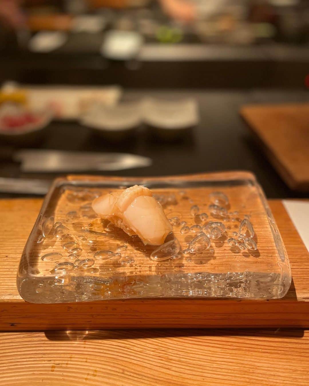 白戸ゆめのさんのインスタグラム写真 - (白戸ゆめのInstagram)「🍣 . 久々のお寿司は体に染みた🥺 おいしい思い出投稿✨ 頑張った自分にたまにはご褒美しないとです笑 . #鮨 #eat #麻布十番 #そびえたつエビ」8月14日 21時40分 - yumeno.s_