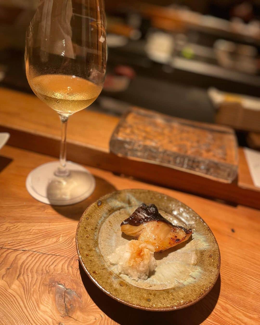 白戸ゆめのさんのインスタグラム写真 - (白戸ゆめのInstagram)「🍣 . 久々のお寿司は体に染みた🥺 おいしい思い出投稿✨ 頑張った自分にたまにはご褒美しないとです笑 . #鮨 #eat #麻布十番 #そびえたつエビ」8月14日 21時40分 - yumeno.s_