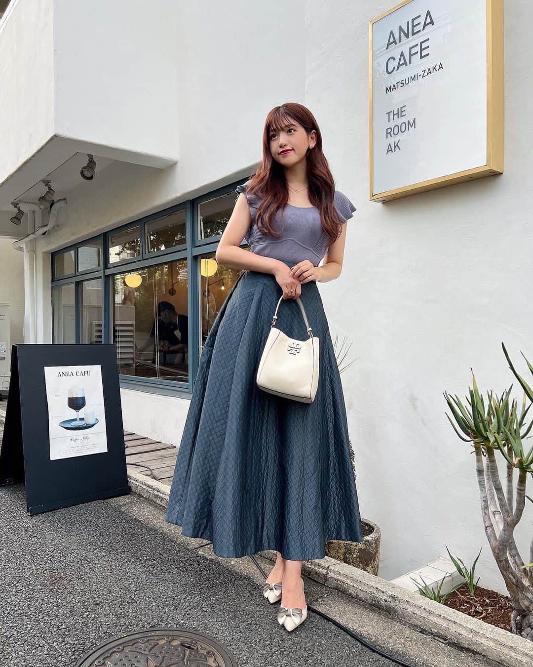 宇佐神星（きらり）さんのインスタグラム写真 - (宇佐神星（きらり）Instagram)「今日は渋谷にあるカフェへ…🙊🤍  オールシーズン使えそうな、ふんわりスカートがポイントのコーデ🐚 @mercuryduo_com   キルティング風のデザインなのに軽くて着心地もいいよ〜✨  #mercuryduo #マーキュリーデュオ #PR」8月14日 22時08分 - kirari_usami